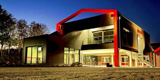 Parkour für innovative Technik: Der SkyCube fungiert als?Entwicklungszentrum und Ausstellungsfläche. Parkour für innovative Technik: Der SkyCube fungiert als?Entwicklungszentrum und Ausstellungsfläche.